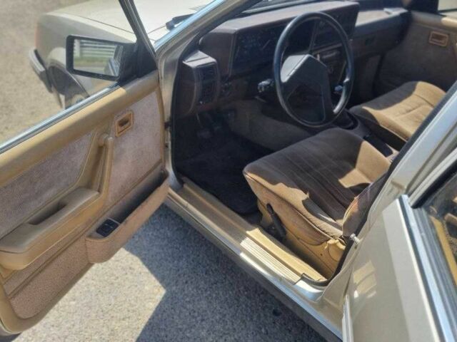 Серый Опель Рекорд, объемом двигателя 1.8 л и пробегом 150 тыс. км за 1750 $, фото 6 на Automoto.ua