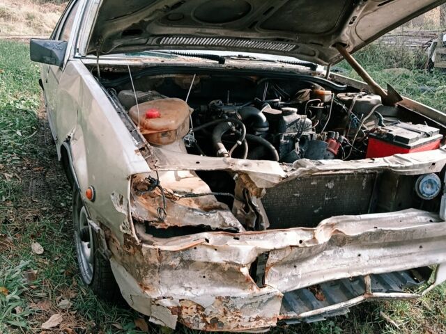 Серый Опель Рекорд, объемом двигателя 2 л и пробегом 260 тыс. км за 600 $, фото 3 на Automoto.ua