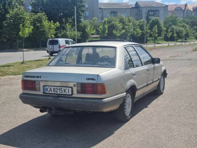 Сірий Опель Рекорд, об'ємом двигуна 1.8 л та пробігом 150 тис. км за 1750 $, фото 4 на Automoto.ua