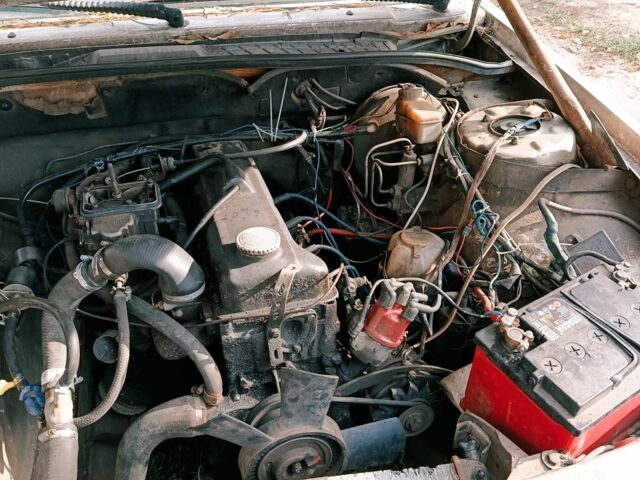 Серый Опель Рекорд, объемом двигателя 2 л и пробегом 260 тыс. км за 600 $, фото 6 на Automoto.ua