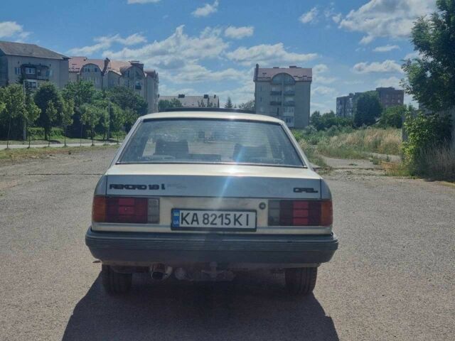 Сірий Опель Рекорд, об'ємом двигуна 1.8 л та пробігом 150 тис. км за 1750 $, фото 2 на Automoto.ua