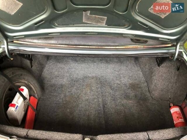 Серый Опель Рекорд, объемом двигателя 1.8 л и пробегом 281 тыс. км за 800 $, фото 4 на Automoto.ua