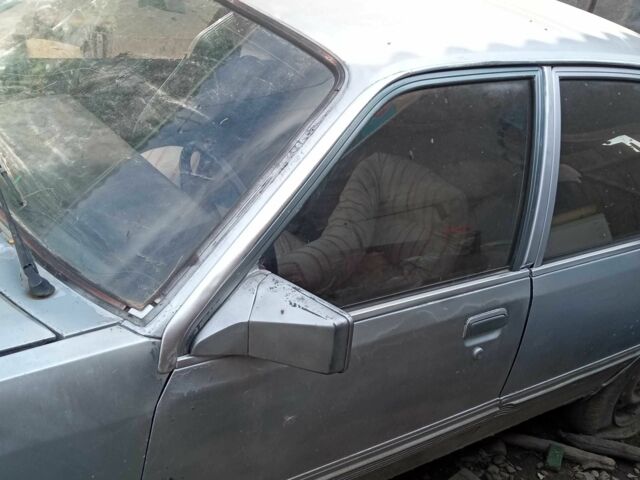 Сірий Опель Рекорд, об'ємом двигуна 0 л та пробігом 185 тис. км за 309 $, фото 3 на Automoto.ua