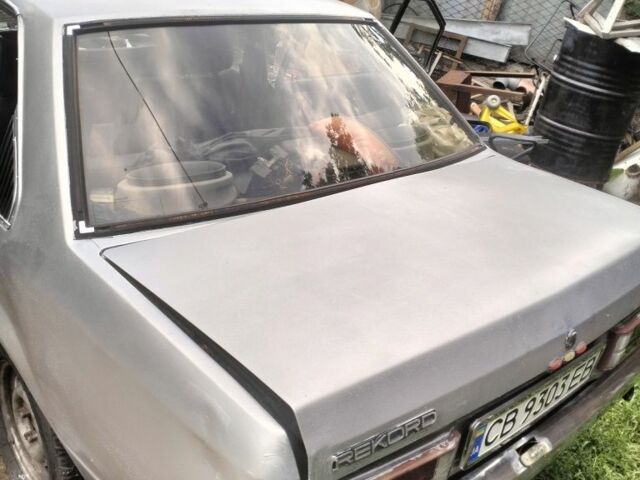 Сірий Опель Рекорд, об'ємом двигуна 2 л та пробігом 356 тис. км за 271 $, фото 4 на Automoto.ua