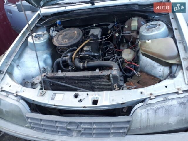 Сірий Опель Рекорд, об'ємом двигуна 2 л та пробігом 470 тис. км за 700 $, фото 6 на Automoto.ua