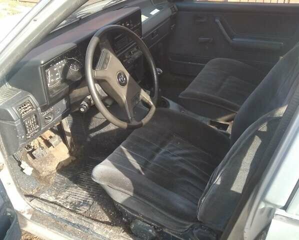 Сірий Опель Рекорд, об'ємом двигуна 2 л та пробігом 1000 тис. км за 366 $, фото 3 на Automoto.ua