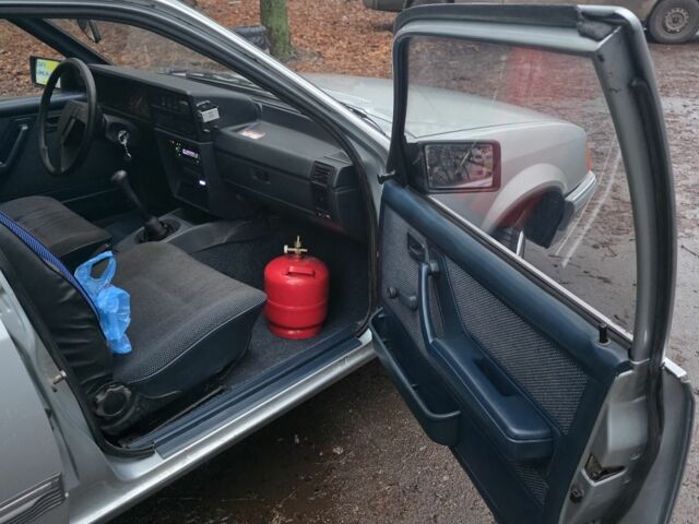 Сірий Опель Рекорд, об'ємом двигуна 2 л та пробігом 200 тис. км за 1200 $, фото 8 на Automoto.ua