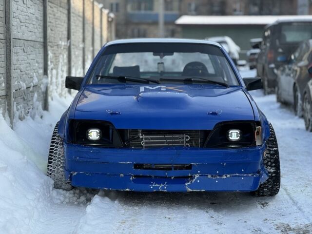 Синий Опель Рекорд, объемом двигателя 2 л и пробегом 50 тыс. км за 5000 $, фото 1 на Automoto.ua