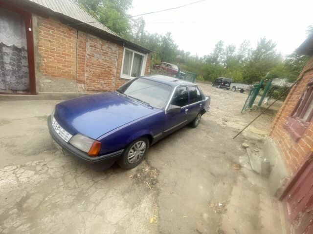 Синий Опель Рекорд, объемом двигателя 2.2 л и пробегом 300 тыс. км за 350 $, фото 2 на Automoto.ua