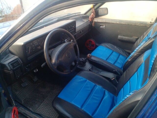 Синій Опель Рекорд, об'ємом двигуна 2 л та пробігом 50 тис. км за 830 $, фото 1 на Automoto.ua