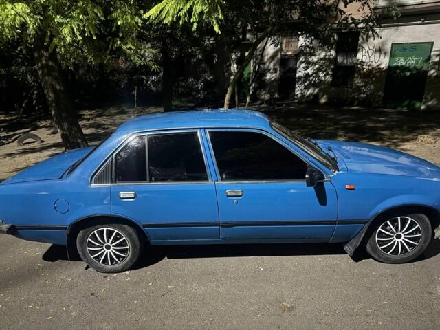 Синій Опель Рекорд, об'ємом двигуна 2 л та пробігом 15 тис. км за 854 $, фото 3 на Automoto.ua