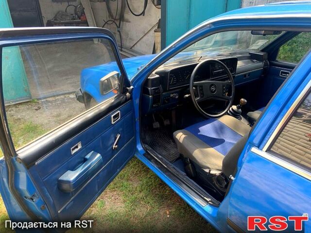 Синий Опель Рекорд, объемом двигателя 2 л и пробегом 200 тыс. км за 1500 $, фото 6 на Automoto.ua