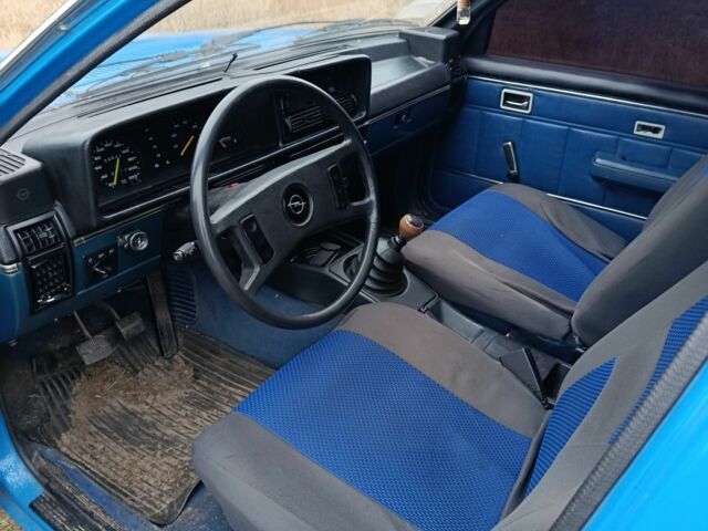 Синий Опель Рекорд, объемом двигателя 0 л и пробегом 1 тыс. км за 1550 $, фото 3 на Automoto.ua