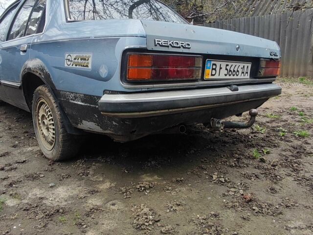 Синий Опель Рекорд, объемом двигателя 2 л и пробегом 3 тыс. км за 343 $, фото 6 на Automoto.ua