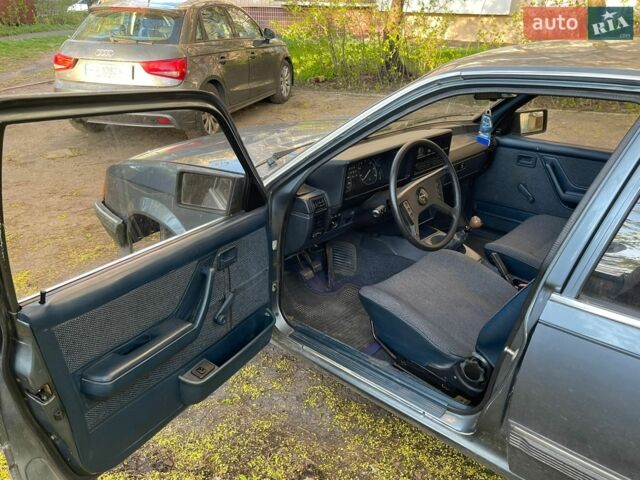 Синий Опель Рекорд, объемом двигателя 0 л и пробегом 170 тыс. км за 900 $, фото 9 на Automoto.ua