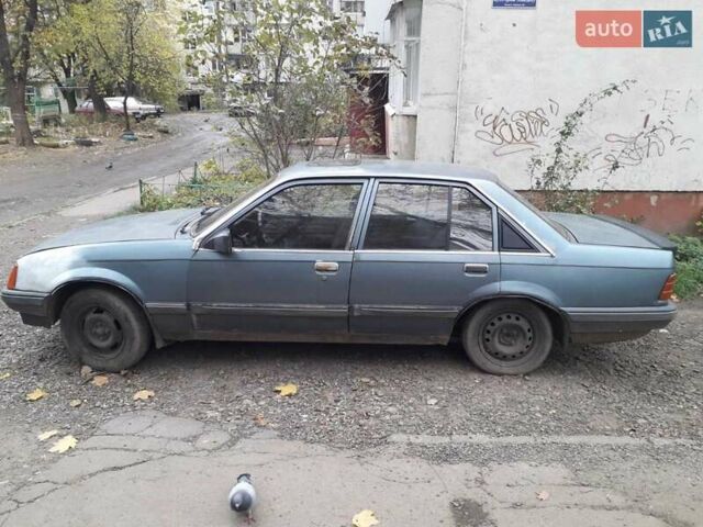 Синій Опель Рекорд, об'ємом двигуна 2 л та пробігом 300 тис. км за 700 $, фото 1 на Automoto.ua