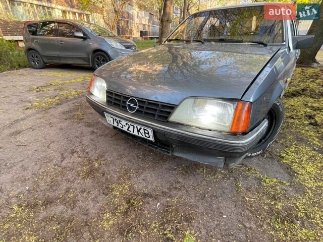 Синий Опель Рекорд, объемом двигателя 0 л и пробегом 170 тыс. км за 900 $, фото 6 на Automoto.ua