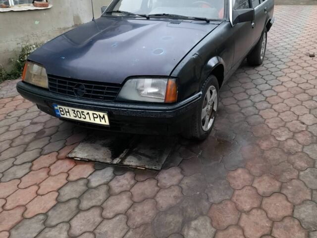 Синий Опель Рекорд, объемом двигателя 2.3 л и пробегом 1000 тыс. км за 999 $, фото 5 на Automoto.ua