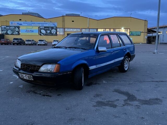 Синій Опель Рекорд, об'ємом двигуна 0 л та пробігом 300 тис. км за 476 $, фото 2 на Automoto.ua