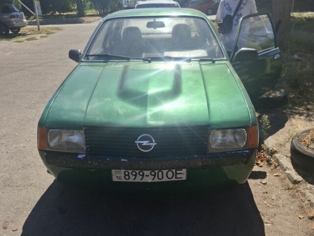 Зелений Опель Рекорд, об'ємом двигуна 2 л та пробігом 250 тис. км за 1200 $, фото 3 на Automoto.ua