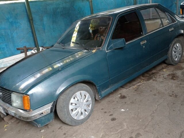 Зелений Опель Рекорд, об'ємом двигуна 2 л та пробігом 1000 тис. км за 833 $, фото 4 на Automoto.ua