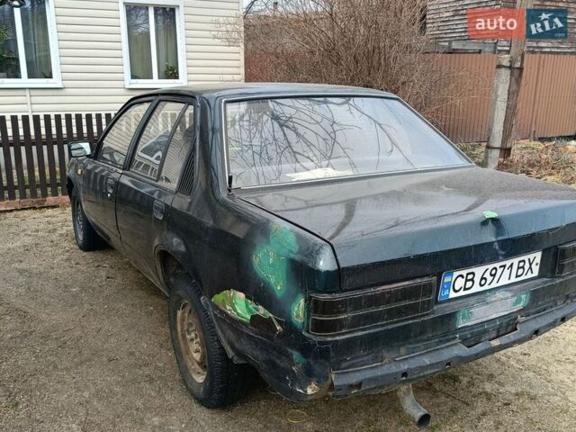 Зеленый Опель Рекорд, объемом двигателя 2 л и пробегом 100 тыс. км за 550 $, фото 1 на Automoto.ua