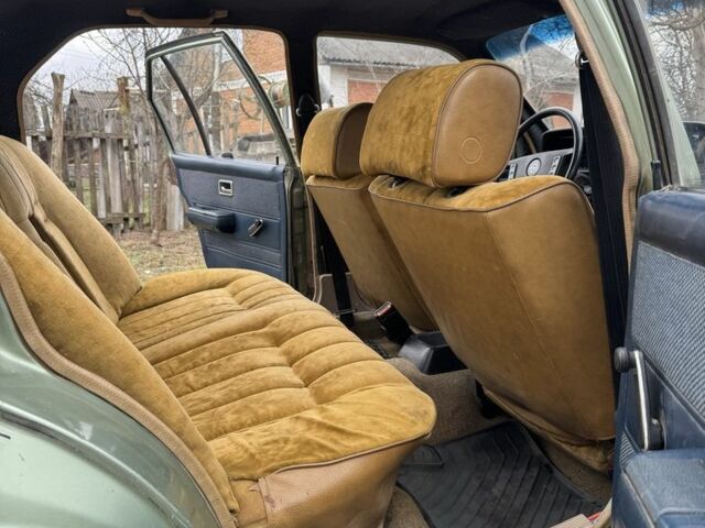 Зелений Опель Рекорд, об'ємом двигуна 2 л та пробігом 370 тис. км за 690 $, фото 3 на Automoto.ua