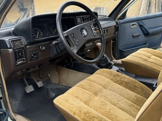 Зелений Опель Рекорд, об'ємом двигуна 2 л та пробігом 370 тис. км за 690 $, фото 1 на Automoto.ua