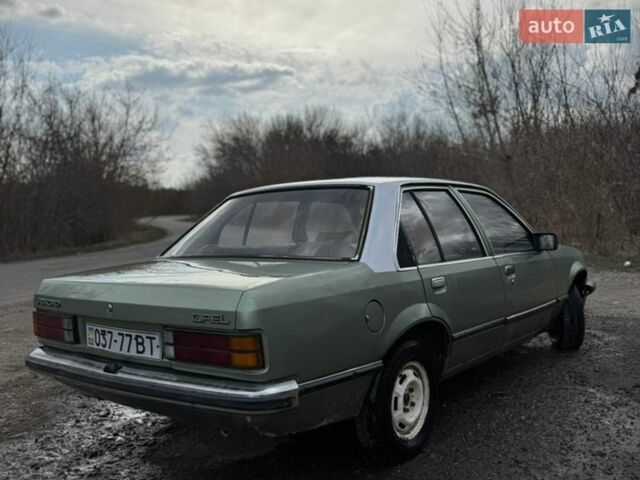 Зеленый Опель Рекорд, объемом двигателя 2 л и пробегом 370 тыс. км за 500 $, фото 6 на Automoto.ua
