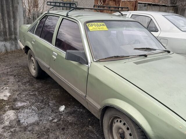 Зеленый Опель Рекорд, объемом двигателя 2 л и пробегом 1000 тыс. км за 1106 $, фото 1 на Automoto.ua