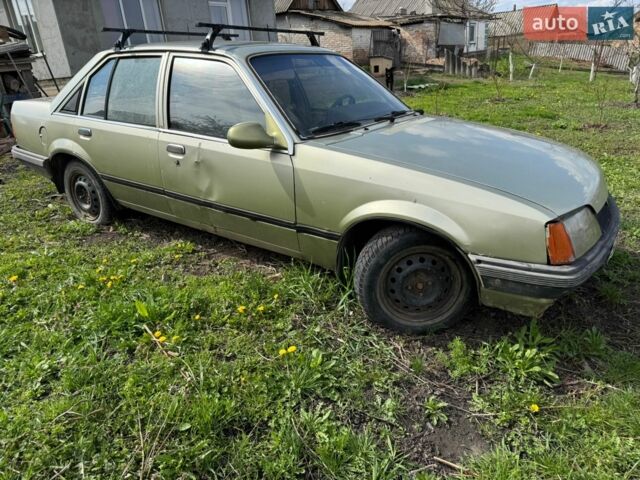 Зеленый Опель Рекорд, объемом двигателя 1.8 л и пробегом 160 тыс. км за 800 $, фото 4 на Automoto.ua