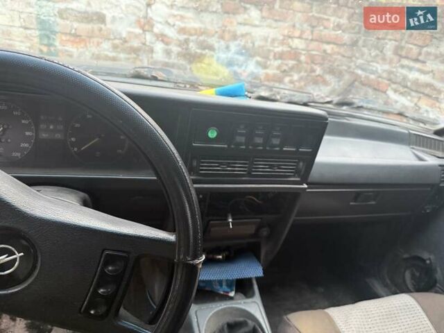 Зеленый Опель Рекорд, объемом двигателя 1.8 л и пробегом 160 тыс. км за 1100 $, фото 7 на Automoto.ua