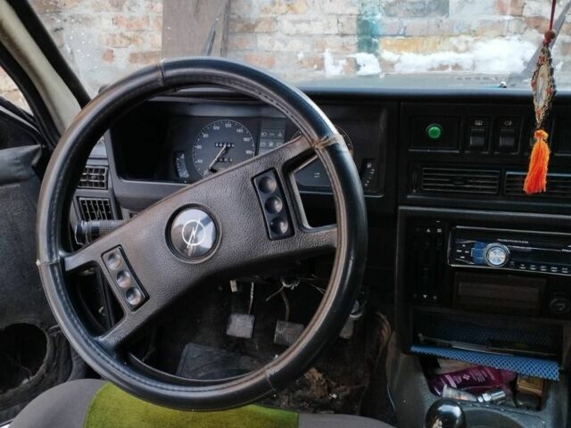 Зелений Опель Рекорд, об'ємом двигуна 1.8 л та пробігом 300 тис. км за 650 $, фото 1 на Automoto.ua