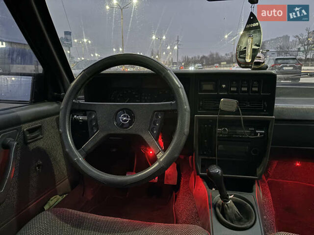 Зеленый Опель Рекорд, объемом двигателя 1.8 л и пробегом 220 тыс. км за 1400 $, фото 11 на Automoto.ua