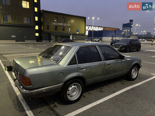 Зеленый Опель Рекорд, объемом двигателя 1.8 л и пробегом 220 тыс. км за 1400 $, фото 3 на Automoto.ua