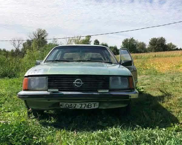 Зеленый Опель Рекорд, объемом двигателя 0 л и пробегом 777 тыс. км за 650 $, фото 2 на Automoto.ua