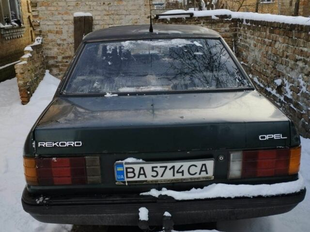 Зелений Опель Рекорд, об'ємом двигуна 1.8 л та пробігом 300 тис. км за 650 $, фото 7 на Automoto.ua