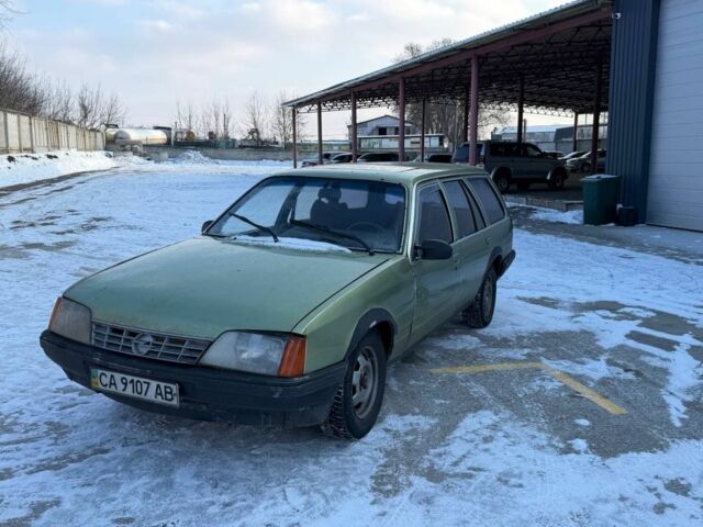 Зелений Опель Рекорд, об'ємом двигуна 2 л та пробігом 155 тис. км за 500 $, фото 1 на Automoto.ua