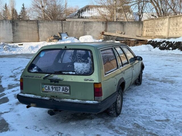 Зелений Опель Рекорд, об'ємом двигуна 2 л та пробігом 155 тис. км за 500 $, фото 3 на Automoto.ua