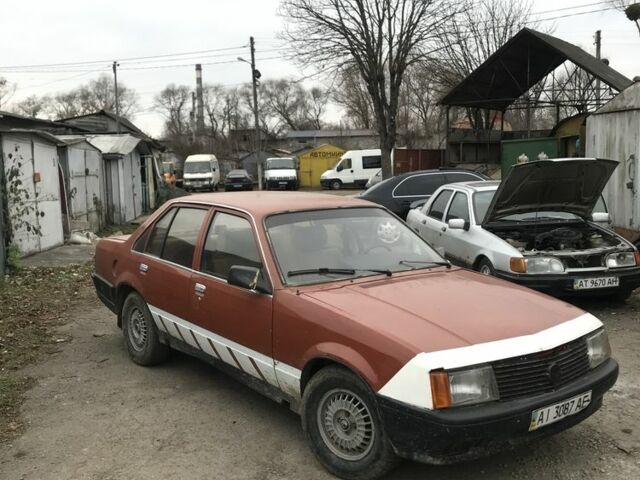 Оранжевый Опель Рекорд, объемом двигателя 1.8 л и пробегом 999 тыс. км за 300 $, фото 2 на Automoto.ua