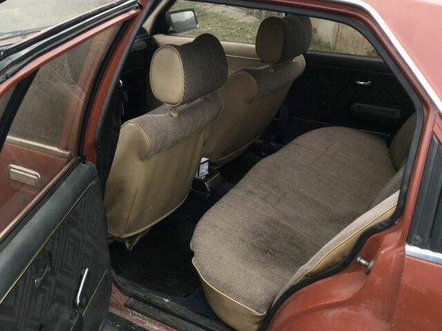 Оранжевый Опель Рекорд, объемом двигателя 1.8 л и пробегом 999 тыс. км за 300 $, фото 5 на Automoto.ua