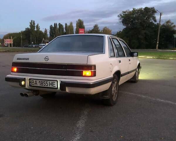 Белый Опель Сенатор, объемом двигателя 2.2 л и пробегом 250 тыс. км за 750 $, фото 9 на Automoto.ua