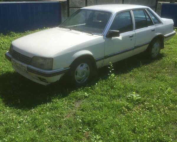 Белый Опель Сенатор, объемом двигателя 3 л и пробегом 180 тыс. км за 700 $, фото 4 на Automoto.ua