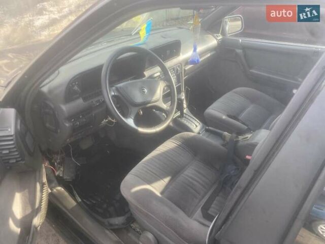 Черный Опель Сенатор, объемом двигателя 2.8 л и пробегом 300 тыс. км за 2000 $, фото 1 на Automoto.ua