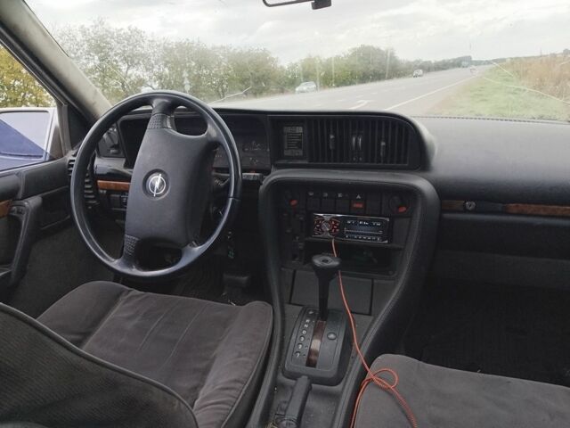 Сірий Опель Сенатор, об'ємом двигуна 2 л та пробігом 417 тис. км за 955 $, фото 4 на Automoto.ua