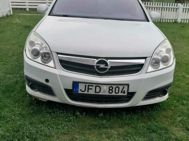 Белый Опель Сигнум, объемом двигателя 0 л и пробегом 300 тыс. км за 1300 $, фото 1 на Automoto.ua