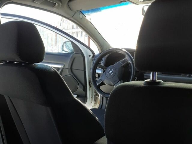 Білий Опель Сігнум, об'ємом двигуна 1.9 л та пробігом 300 тис. км за 1500 $, фото 6 на Automoto.ua