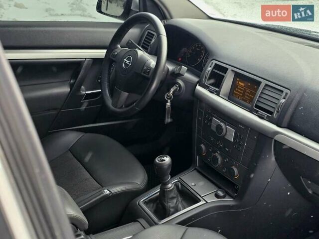 Белый Опель Сигнум, объемом двигателя 1.8 л и пробегом 208 тыс. км за 4900 $, фото 29 на Automoto.ua