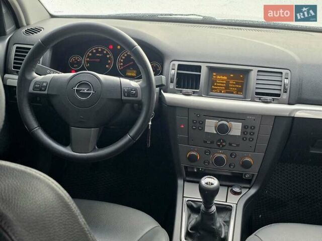 Белый Опель Сигнум, объемом двигателя 1.8 л и пробегом 208 тыс. км за 4900 $, фото 25 на Automoto.ua