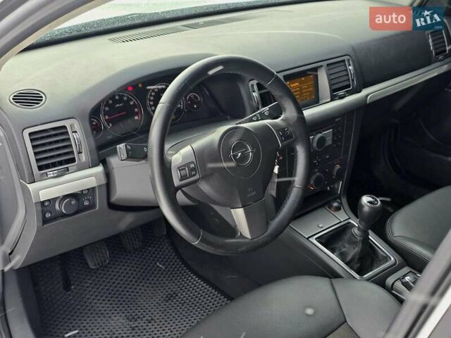 Белый Опель Сигнум, объемом двигателя 1.8 л и пробегом 208 тыс. км за 4900 $, фото 14 на Automoto.ua